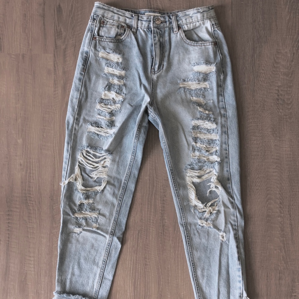 NWOT High-Waisted Distressed Boyfriend Jeans